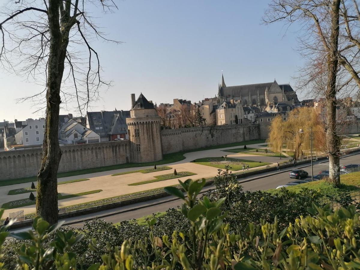 Vannes Au Calme Quartier Port Exterior foto